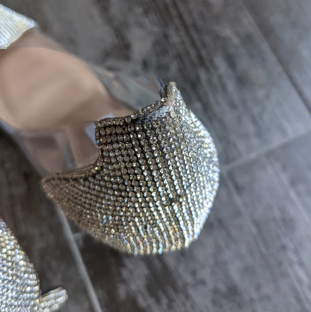 STEVE MADDEN Malibu Rhinestone Studded Clear Pump Size 6.5